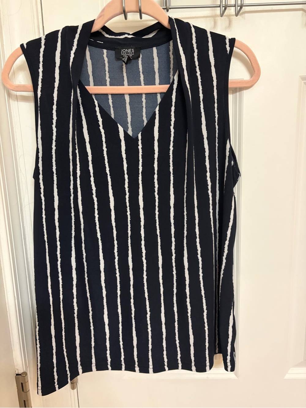 Jones New York Navy and White Vertical Stripe V-Neck Sleeveless Top